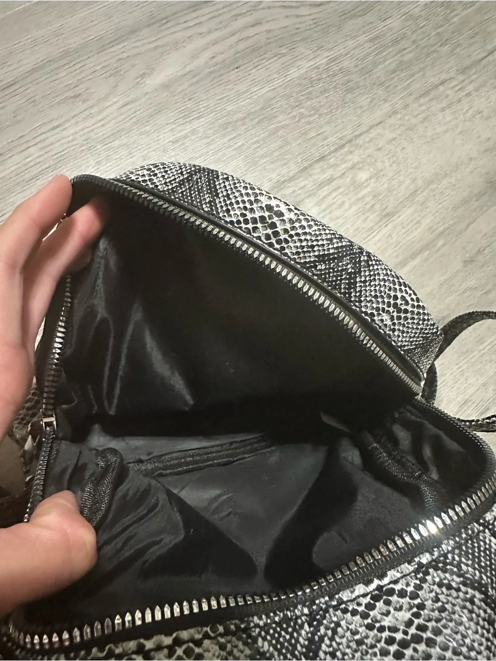 Snake-Print Women's Mini Backpack - Black & White